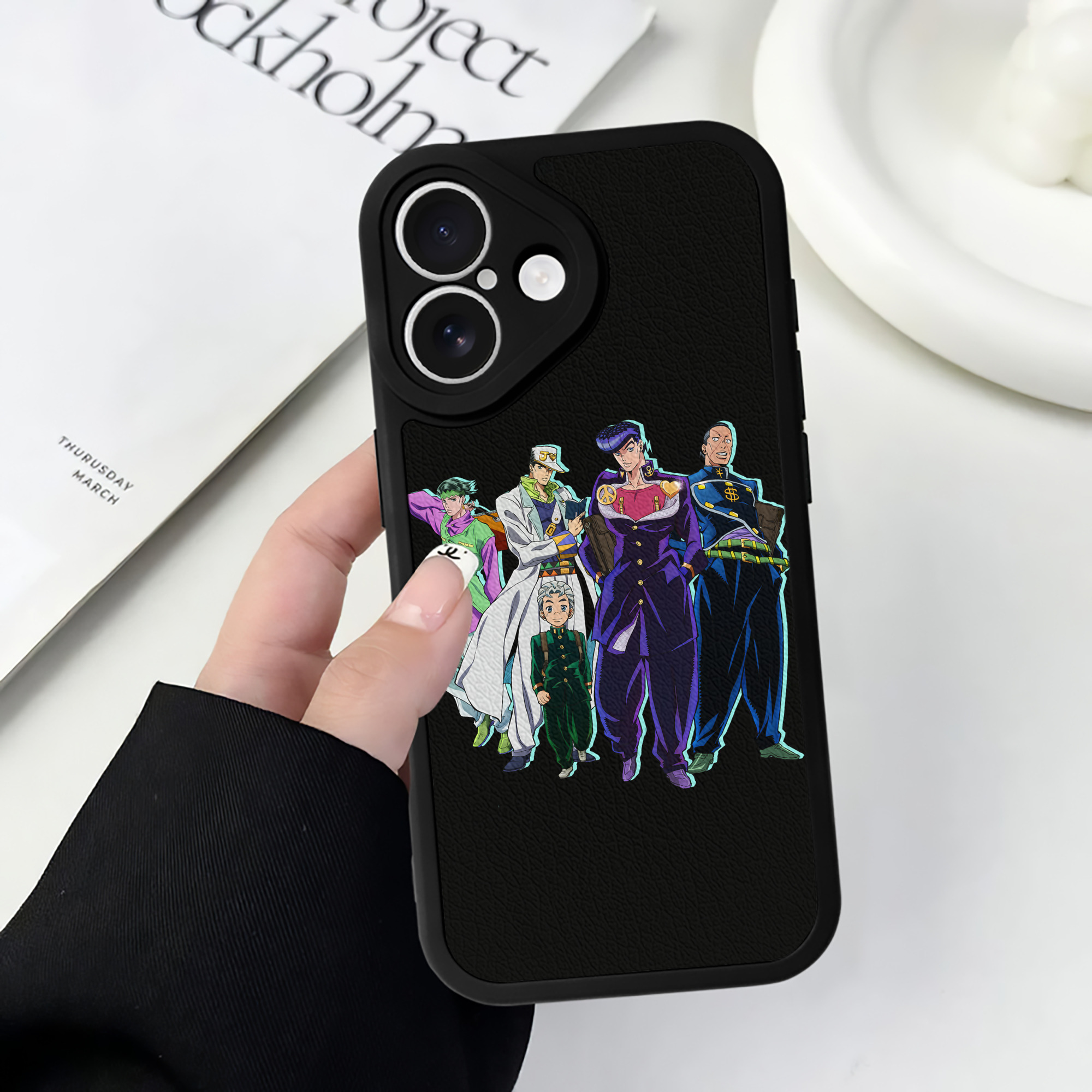 （画像用） ジョジョの奇妙な冒険 JoJo's Bizarre Adventure 【iPhone 16シリーズ対応】シリコンスマホケース（レザー調） 材質：シリコン